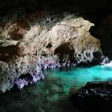 ...e nasconde al suo interno un passaggio che conduce a una caverna pi� grande completamente isolata e silenziosa
